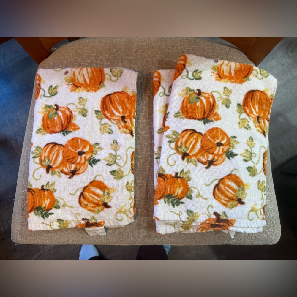 Pumpkin Print Towels (3)